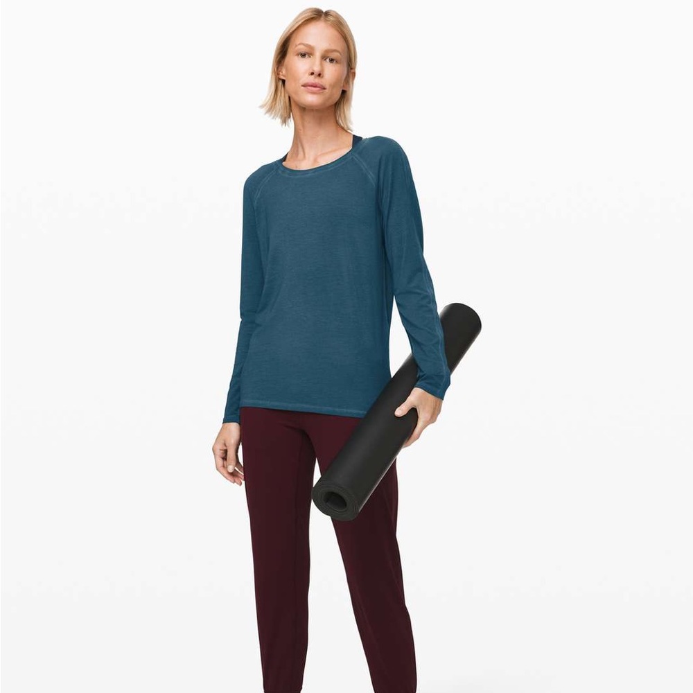 Lululemon Emerald Long Sleeve *Wash in Washed Night Diver Sz 6